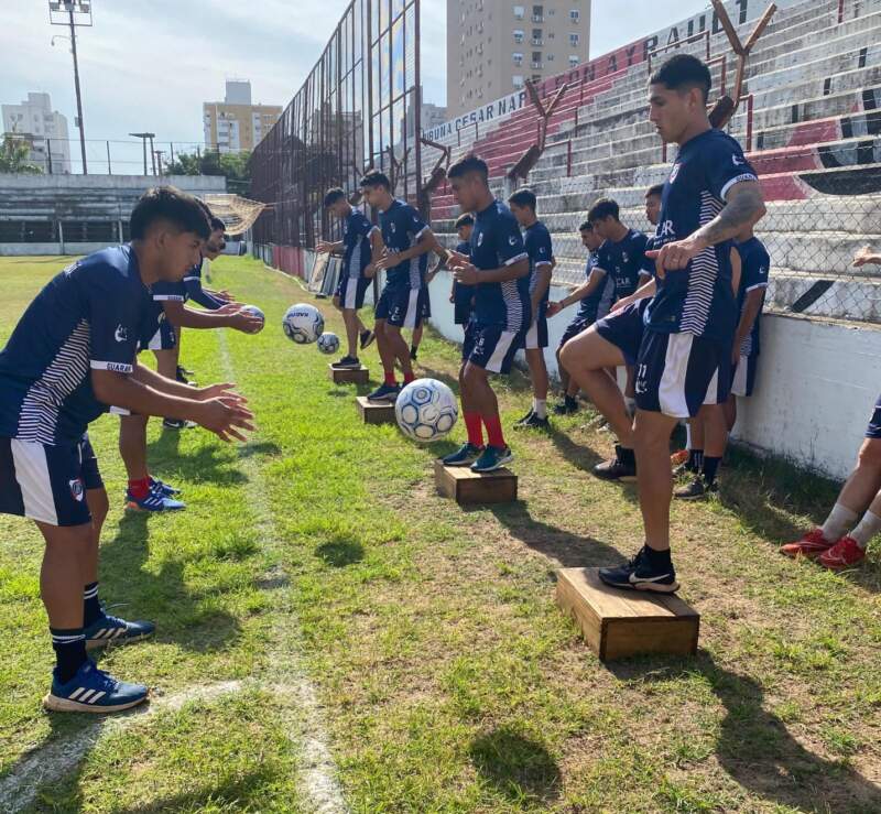 Fútbol: árbitros confirmados para la semifinal entre Mandiyú y Guaraní imagen-11