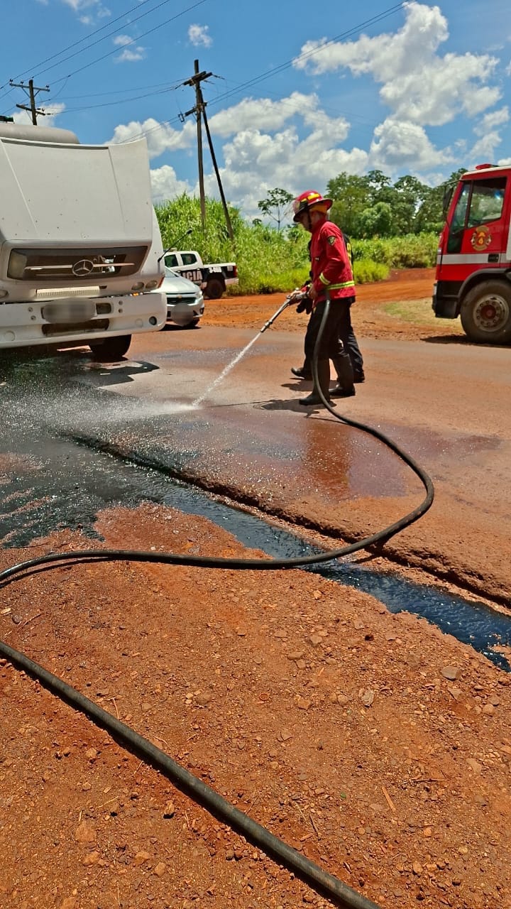 Principio de incendio vehicular sin lesionados en Oberá imagen-2