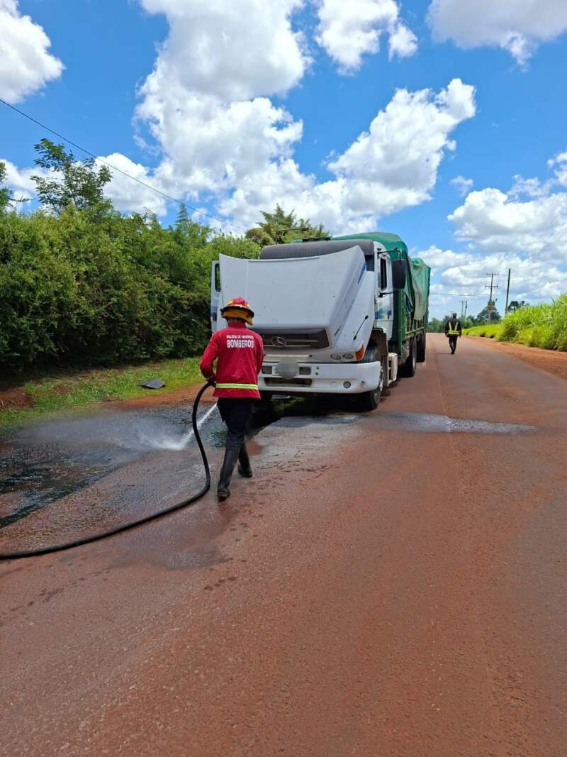 Principio de incendio vehicular sin lesionados en Oberá imagen-5