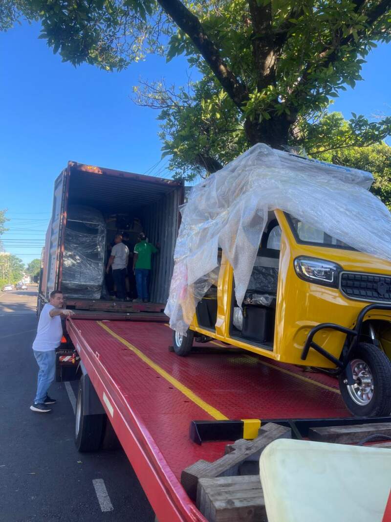 Posadas suma una nueva modalidad de transporte por aplicación con triciclos eléctricos cerrados, climatizados y con capacidad para tres personas imagen-4