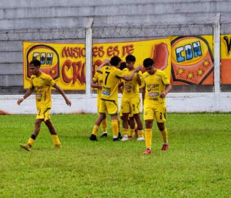 Fútbol posadeño: Crucero goleó y es finalista imagen-20