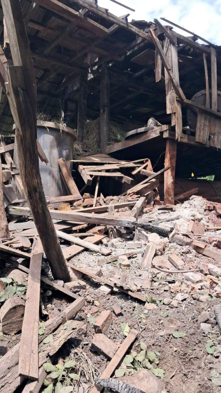 Accidente laboral en El Soberbio: un operario sufrió lesiones tras la explosión de una caldera de citronela imagen-10