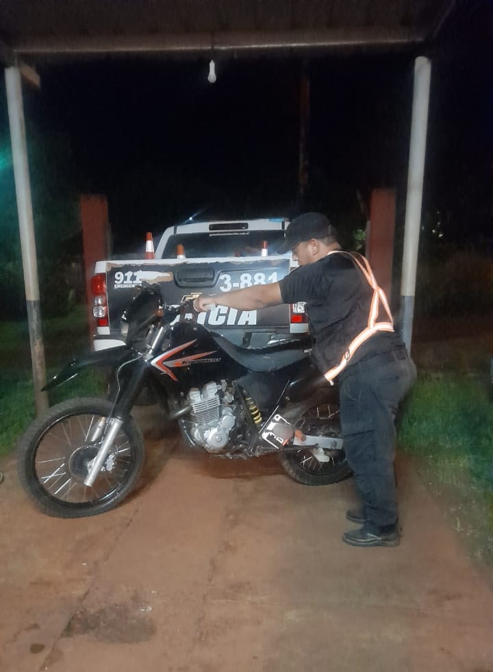 Maniobras peligrosas, redes sociales y una moto fuera de circulación en Santiago de Liniers imagen-2