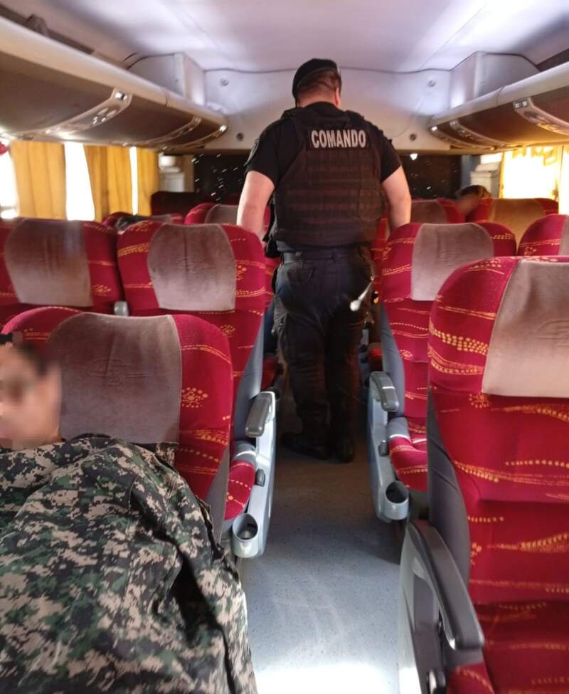 Amplio despliegue policial para recapturar a evadido de la comisaría de Santo Pipó imagen-8