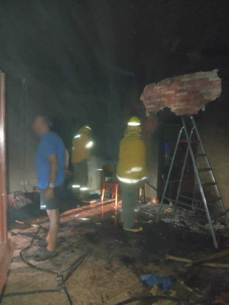 Un voraz incendio destruyó por completo una vivienda en Eldorado imagen-8