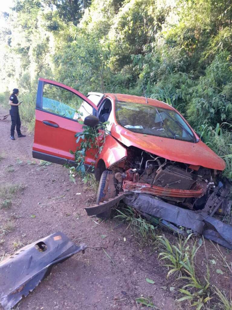 Despiste vehicular en la Ruta Provincial 211 dejó a dos personas lesionadas en Montecarlo imagen-4
