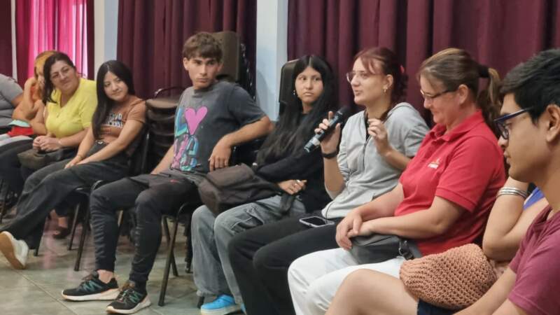 Dieron la bienvenida a estudiantes de Montecarlo que ocuparán albergues universitarios en Posadas 5 Dieron la bienvenida a estudiantes de Montecarlo que ocuparán albergues universitarios en Posadas imagen-4
