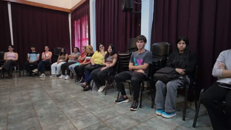 Dieron la bienvenida a estudiantes de Montecarlo que ocuparán albergues universitarios en Posadas 9 Dieron la bienvenida a estudiantes de Montecarlo que ocuparán albergues universitarios en Posadas imagen-8