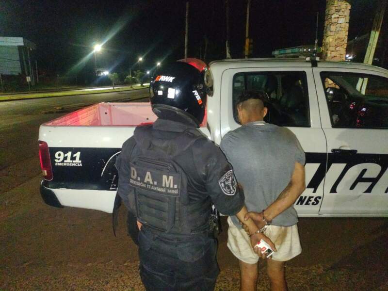 Cuatro detenidos tras operativos policiales desplegados en Posadas y Garupá Cuatro detenidos tras operativos policiales desplegados en Posadas y Garupá imagen-1