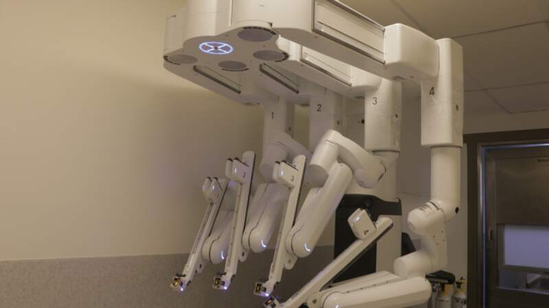 El Hospital Madariaga dio un salto tecnológico con el nuevo robot Da Vinci y realizó 40 cirugías exitosas imagen-17