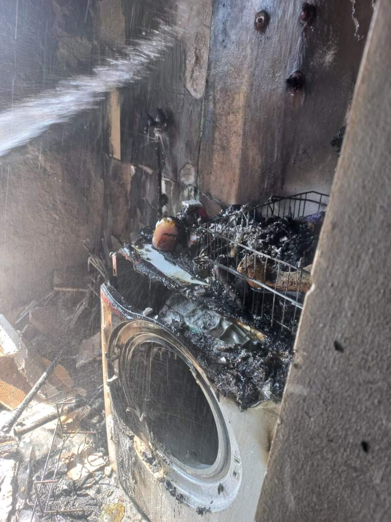 Principio de incendio en un edificio de Posadas fue controlado 3 Principio de incendio en un edificio de Posadas fue controlado imagen-2