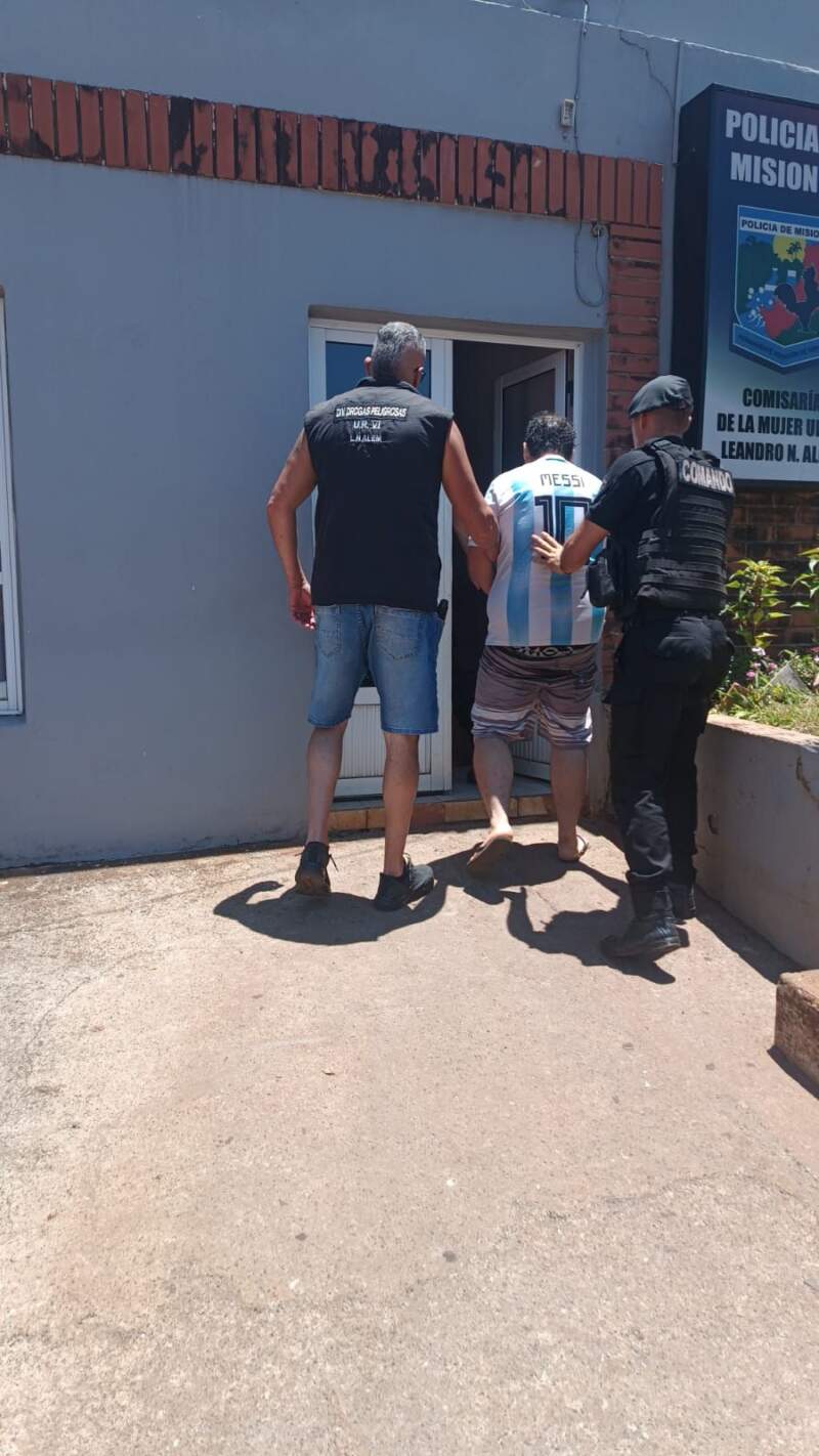 Detuvieron a un prófugo acusado de mantener cautiva y amenazar de muerte a su pareja en Alem imagen-2