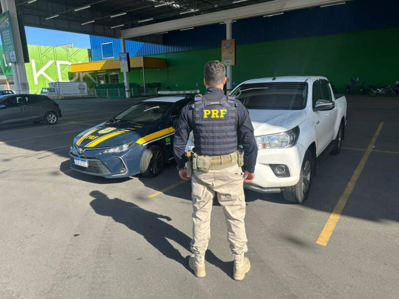 Brasil: la camioneta de posadeños robada en Florinópolis apareció en Porto Belo, con todos los documentos personales de los turistas Brasil: la camioneta de posadeños robada en Florinópolis apareció en Porto Belo, con todos los documentos personales de los turistas imagen-11