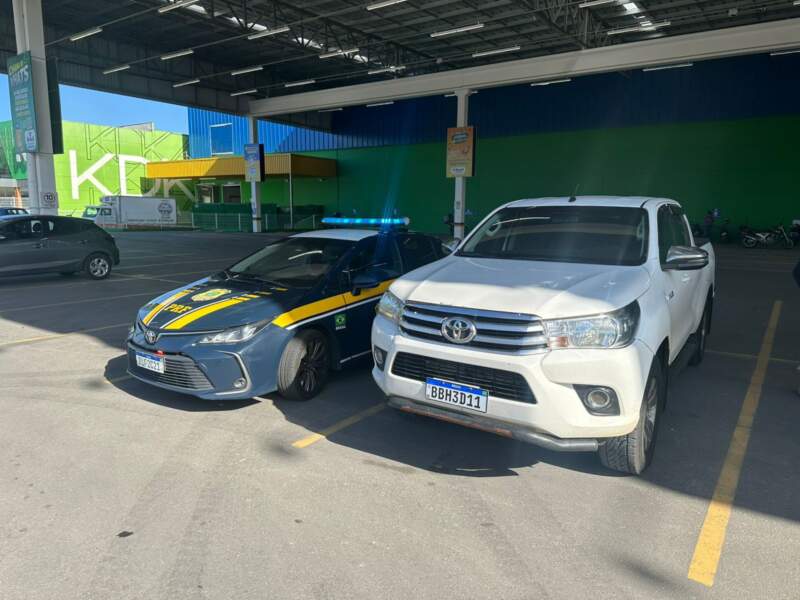 Brasil: la camioneta de posadeños robada en Florinópolis apareció en Porto Belo, con todos los documentos personales de los turistas imagen-4