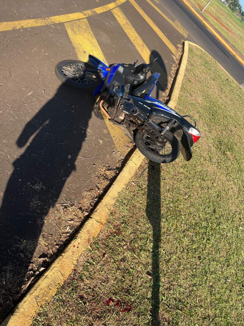 La Policía trabaja en la investigación de un siniestro vial en el Acceso Oeste con un vehículo involucrado que se dio a la fuga tras atropellar a una motociclista imagen-2