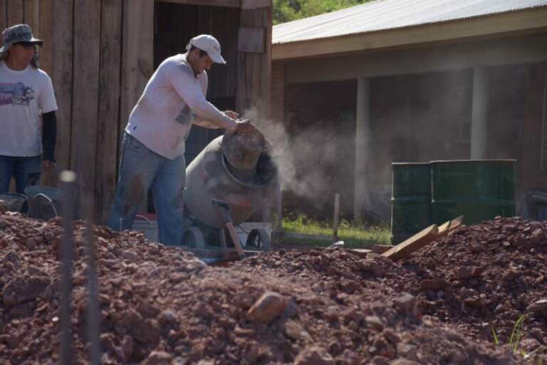 La Municipalidad de Leandro N. Alem financia y construye dos nuevas aulas en la Escuela Provincial Nº 883 La Municipalidad de Leandro N. Alem financia y construye dos nuevas aulas en la Escuela Provincial Nº 883 imagen-24