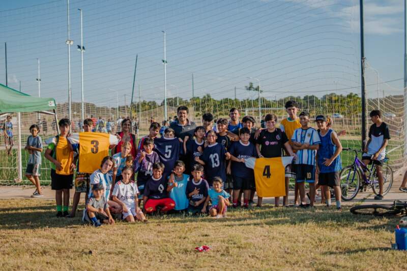Stelatto compartió una jornada deportiva con niños y jóvenes de diversos barrios Stelatto compartió una jornada deportiva con niños y jóvenes de diversos barrios imagen-1