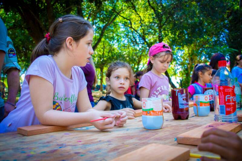 Con la plantación de árboles, se celebró el Día Mundial de la Reducción de Emisiones de CO₂ en la Capital Provincial del Aire Puro imagen-16