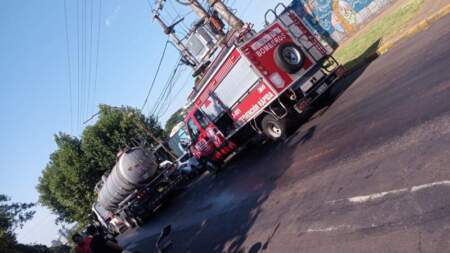 Posadas: despiste de motocicleta por aceite derramado dejó dos personas lesionadas imagen-4