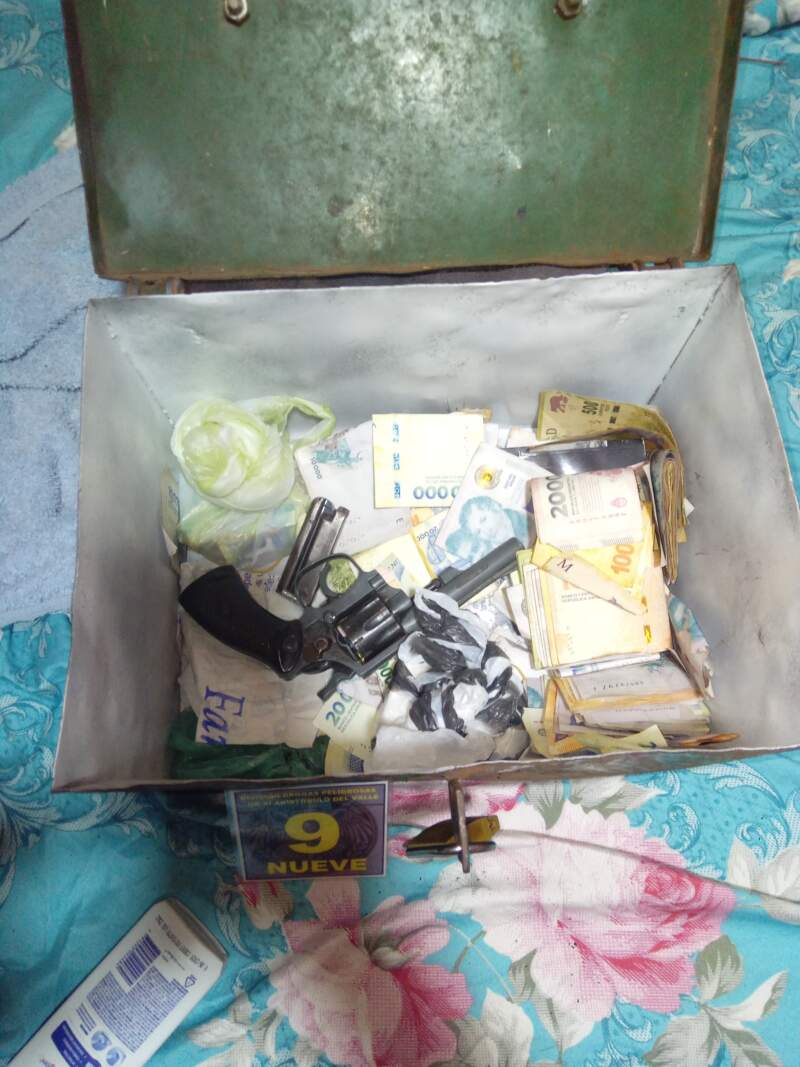 Allanamiento por abuso sexual derivó en tres detenidos y secuestro de cocaína en Campo Grande 7 Allanamiento por abuso sexual derivó en tres detenidos y secuestro de cocaína en Campo Grande imagen-6