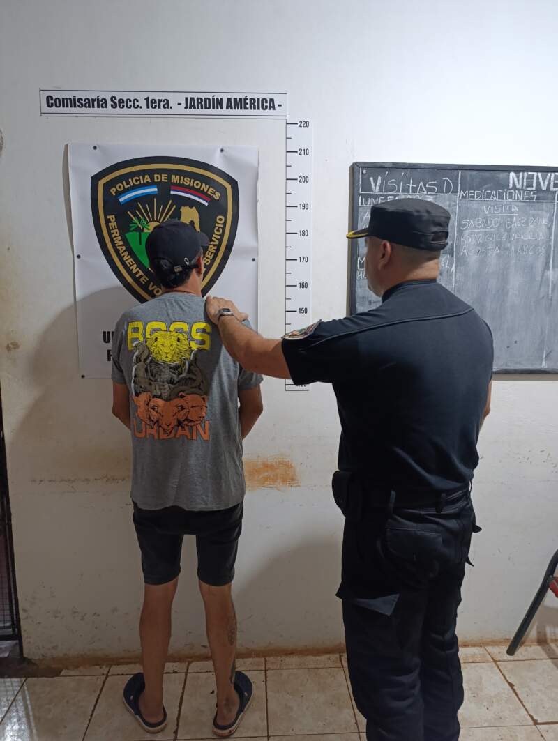 Vendió un auto robado y fue demorado por estafa en Jardín América imagen-2