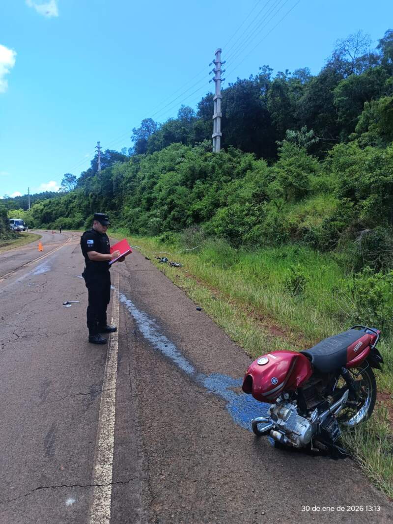 Colisión entre una moto y una camioneta sobre la Ruta 13 terminó con una víctima fatal imagen-2