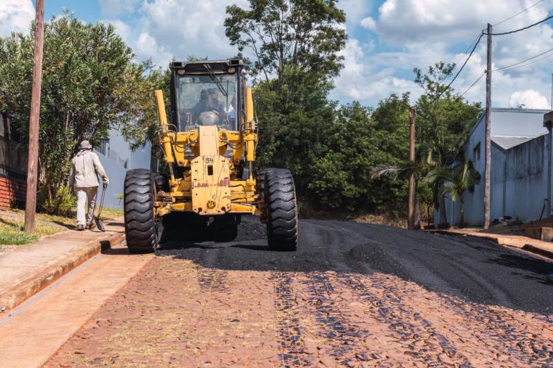 Leandro N. Alem: con fondos propios, realiza 12 cuadras de asfalto "que integran, conectan y mejoran la calidad de vida" 7 Leandro N. Alem: con fondos propios, realiza 12 cuadras de asfalto "que integran, conectan y mejoran la calidad de vida" imagen-6