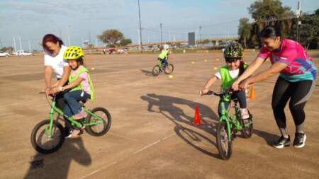 Más de 370 chicos pasaron en el verano por el programa Biciescuelas argentinas imagen-2