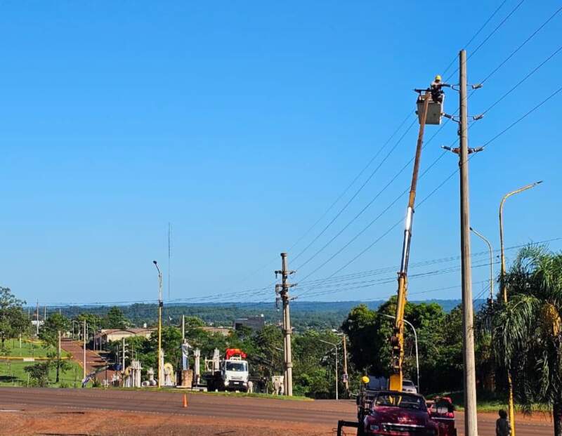 Energia de Misiones: Nuevo tendido eléctrico en línea Alem-San Javier para optimizar el servicio de la zona 15 Energia de Misiones: Nuevo tendido eléctrico en línea Alem-San Javier para optimizar el servicio de la zona imagen-14