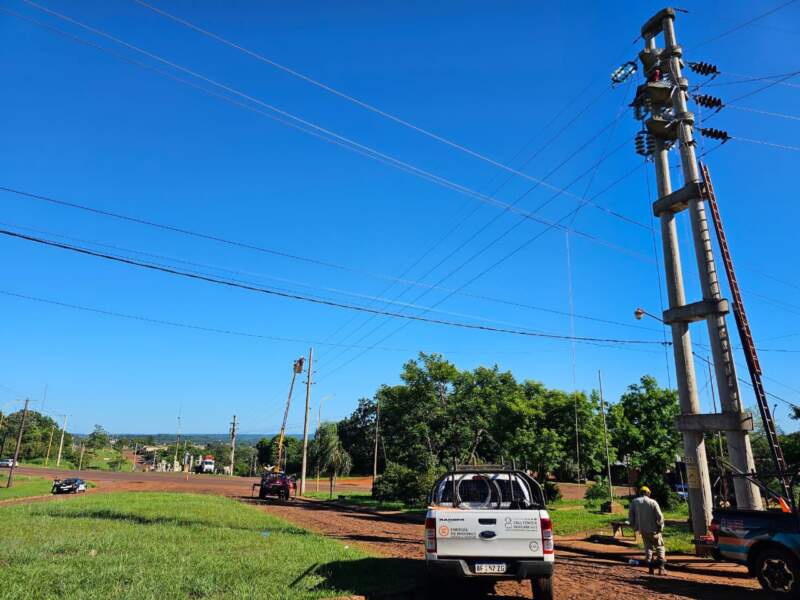 Energia de Misiones: Nuevo tendido eléctrico en línea Alem-San Javier para optimizar el servicio de la zona 19 Energia de Misiones: Nuevo tendido eléctrico en línea Alem-San Javier para optimizar el servicio de la zona imagen-18