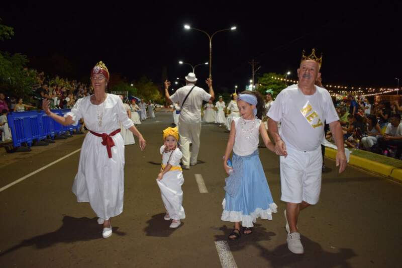 Con identidad barrial y gran convocatoria, finalizaron los Carnavales Posadeños imagen-6