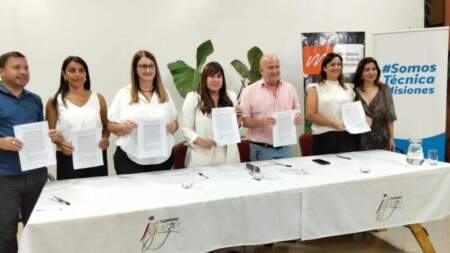 El Ministerio de Trabajo impulsa formación en Gastronomía con el Aula Taller Móvil en Puerto Iguazú El Ministerio de Trabajo impulsa formación en Gastronomía con el Aula Taller Móvil en Puerto Iguazú imagen-5