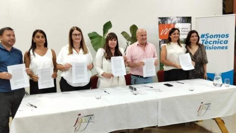 El Ministerio de Trabajo impulsa formación en Gastronomía con el Aula Taller Móvil en Puerto Iguazú El Ministerio de Trabajo impulsa formación en Gastronomía con el Aula Taller Móvil en Puerto Iguazú imagen-42