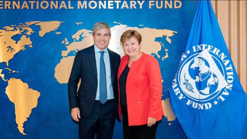 En medio de la tensión por el Indec, llegó una misión del FMI a Buenos Aires para una nueva revisión del acuerdo imagen-7