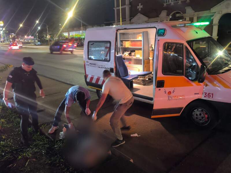 Siniestro vial entre un motociclista y un peatón en Posadas imagen-2