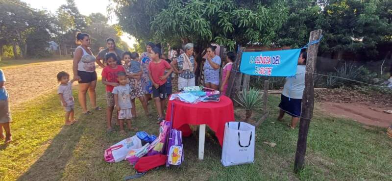 Campaña solidaria: la Clínica del Juguete entrega kits escolares en barrios de Posadas imagen-10