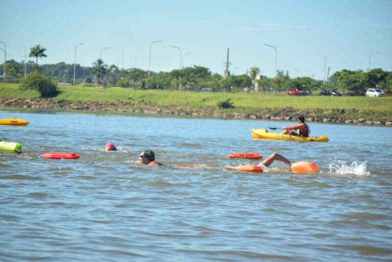 El torneo municipal de aguas abiertas suma una nueva fecha este domingo en el Balneario Costa Sur imagen-26