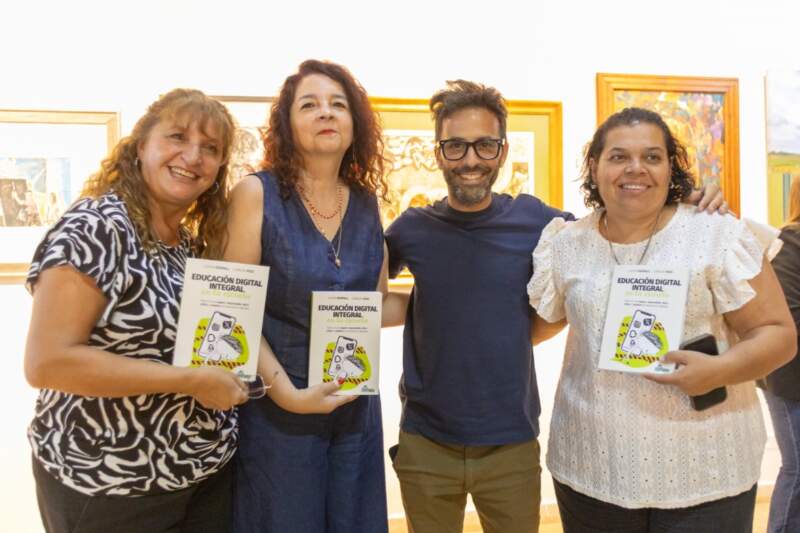 Presentaron en Posadas el libro “Educación Digital Integral en la escuela” y debatieron sobre el impacto de las pantallas en la infancia imagen-13