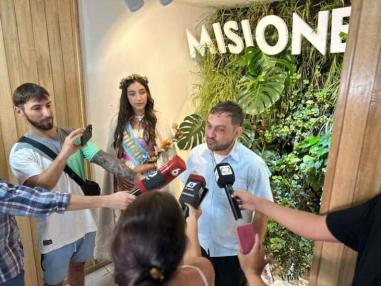 Encuentro solidario de autos y motos en Colonia Alberdi, a beneficio del Hogar Santa Teresita imagen-31