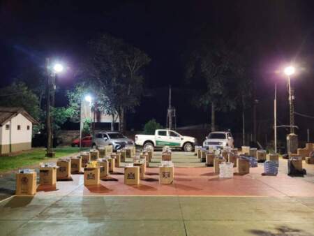 Incautan 24.930 atados de cigarrillos sin aval legal que eran trasladados en dos vehículos Incautan 24.930 atados de cigarrillos sin aval legal que eran trasladados en dos vehículos imagen-4