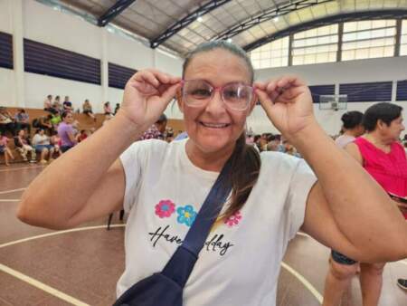 Mirar Mejor inició su segunda edición en Cerro Azul y más de 160 vecinos accedieron a controles oftalmológicos y anteojos sin costo Mirar Mejor inició su segunda edición en Cerro Azul y más de 160 vecinos accedieron a controles oftalmológicos y anteojos sin costo imagen-27