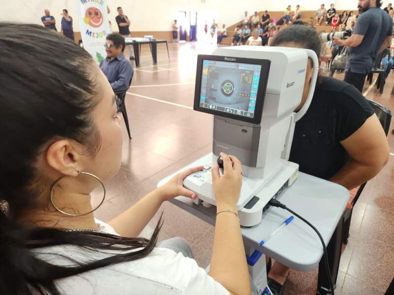 Mirar Mejor inició su segunda edición en Cerro Azul y más de 160 vecinos accedieron a controles oftalmológicos y anteojos sin costo imagen-10