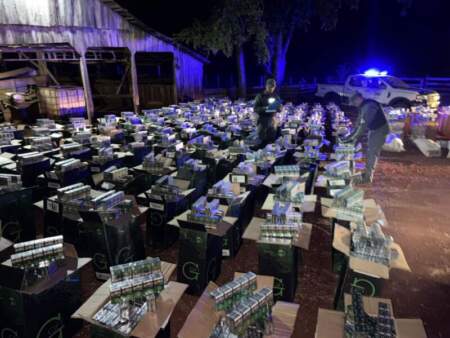 Trasladaban más de 228 mil atados de cigarrillos en dos vehículos que evadieron los controles de la Gendarmería imagen-11