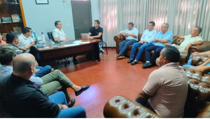 Piquete en Alem: productores y empresas tabacaleras reclaman intervención urgente por bloqueo en la CTM imagen-9