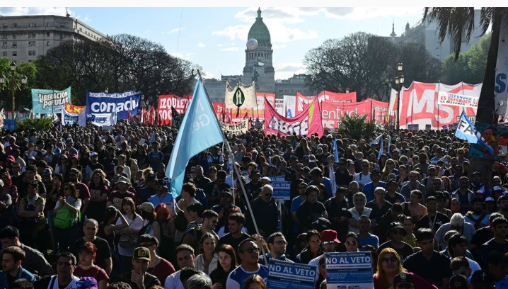 El Gobierno asegura que tiene los votos para aprobar una nueva Ley de Financiamiento Universitario El Gobierno asegura que tiene los votos para aprobar una nueva Ley de Financiamiento Universitario imagen-1