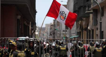 Con la salida de José Jeri, Perú profundiza su inestabilidad política y tendrá nueve presidentes en una década imagen-5