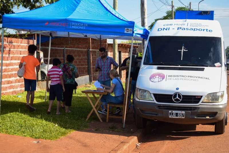 Con tareas interdisciplinarias, Posadas y la Provincia acompañaron a familias afectadas por un incendio en el barrio Los Oleritos 7 Con tareas interdisciplinarias, Posadas y la Provincia acompañaron a familias afectadas por un incendio en el barrio Los Oleritos imagen-6