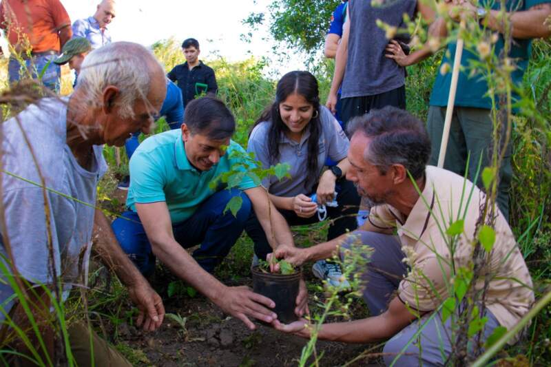 Observación de aves, plantación de árboles y siembra de alevines marcaron la jornada por los humedales en Campo Grande imagen-12