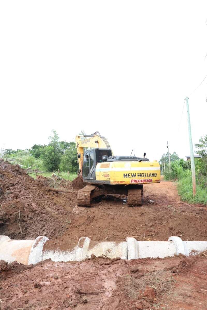 El Municipio de Alem ejecuta obras de entubado y saneamiento en calle Alvear imagen-4