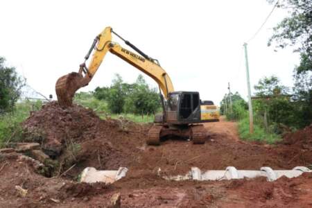 El Municipio de Alem ejecuta obras de entubado y saneamiento en calle Alvear imagen-9